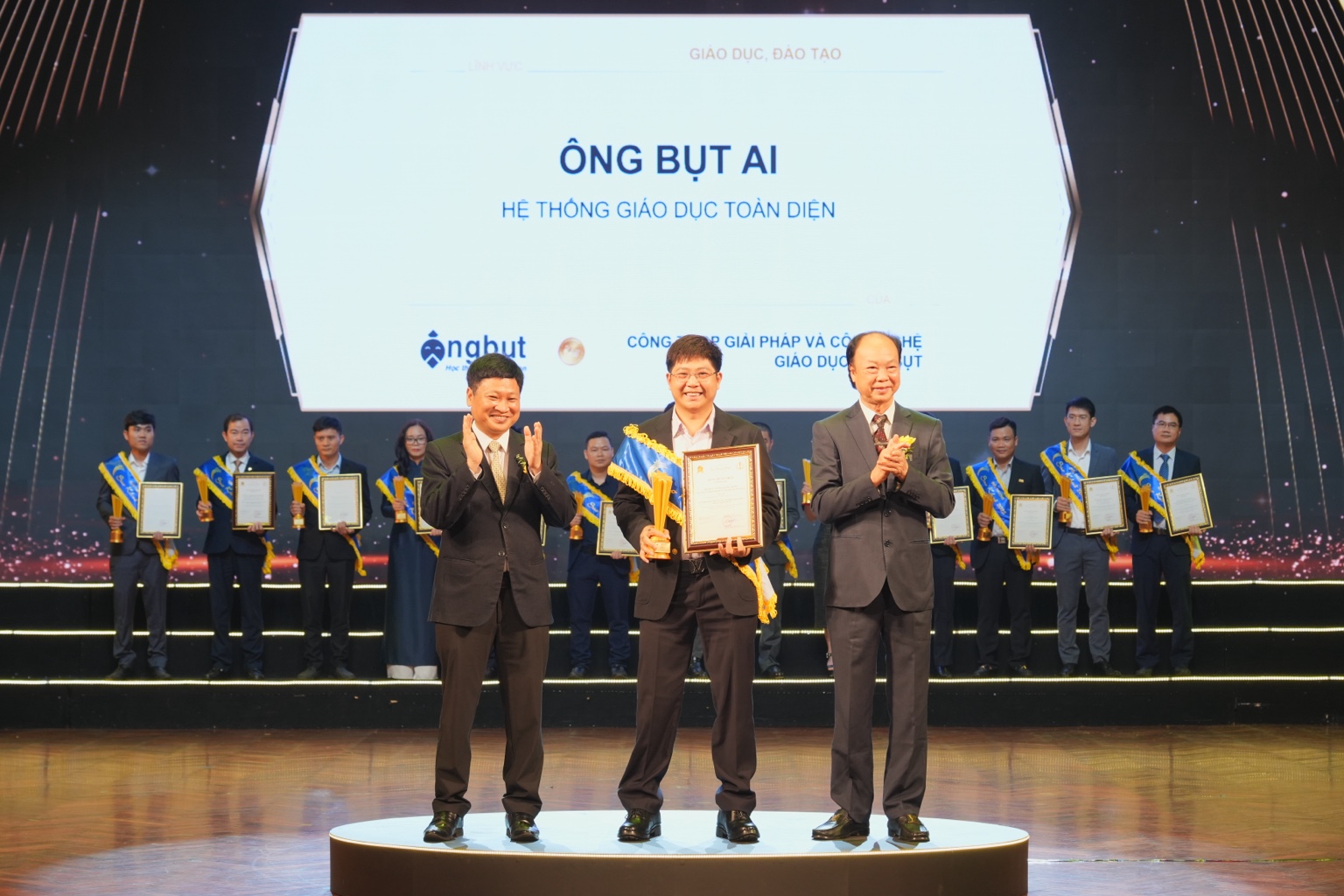 Ông Bụt AI nhận giải